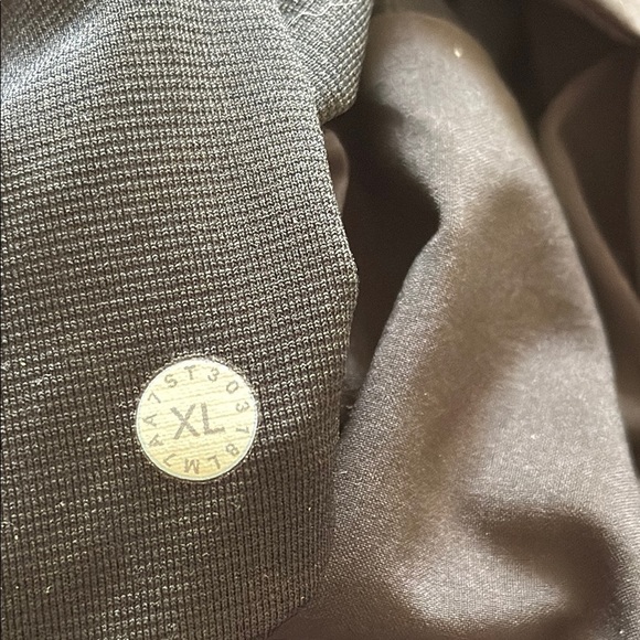 Lululemon sz XL Pace Breaker Out Of Mind Liner 9" Black Shorts great condition - Picture 9 of 13